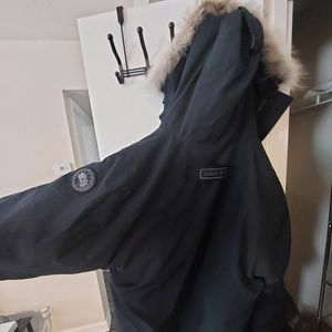 Men's Canada Goose XL Navy Blue Winter Parka with Coyote Fur Hood and Duck Down